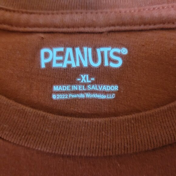 Peanuts® Snoopy Graphic Gender Neutral T-Shirt for Kids Size XL - Picture 3 of 3